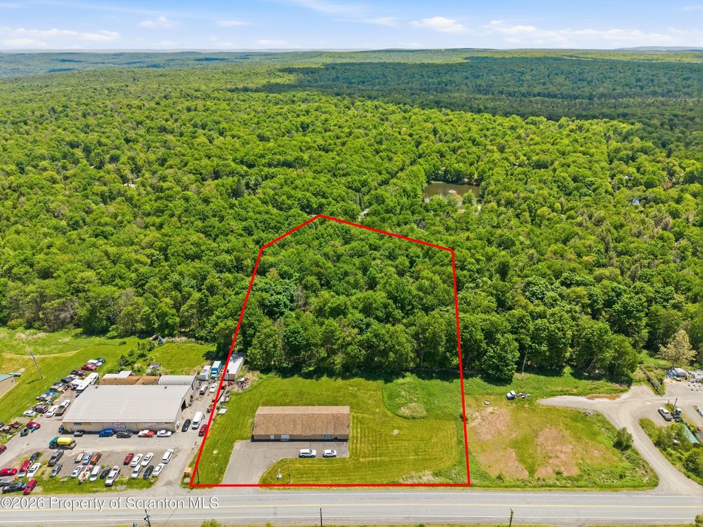 1304 Main St, Gouldsboro, PA 18424