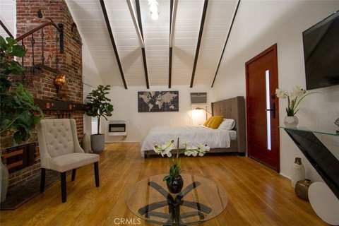 Furnished Loft-Style Specialty Property