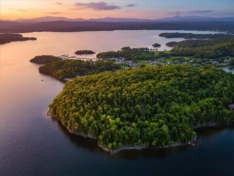 Land, Colchester, VT
