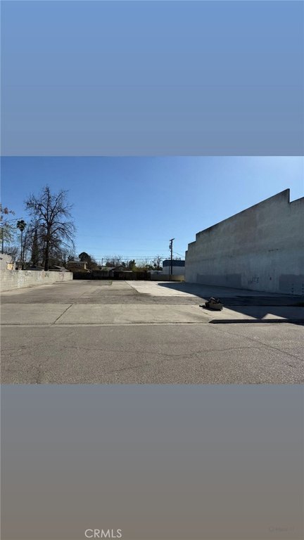 2040 E Tyler Ave, Fresno, CA 93701