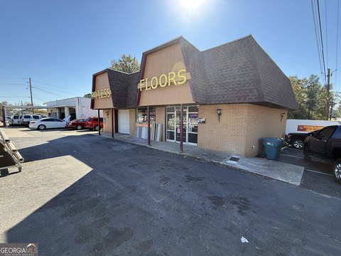 Milledgeville Retail/Warehouse Corner Opportunity