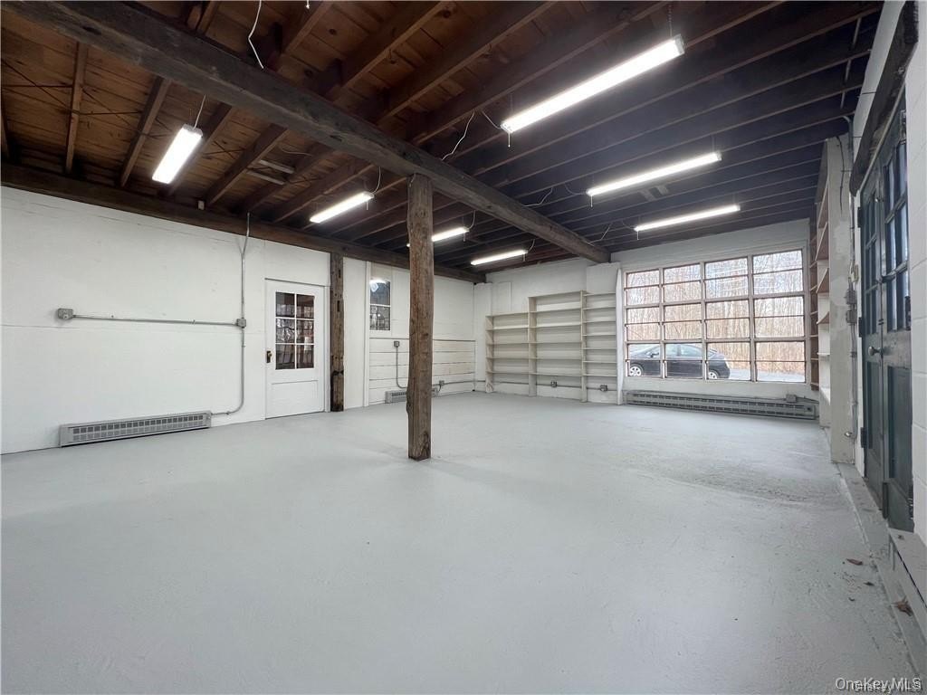 Versatile Commercial Unit on 17K