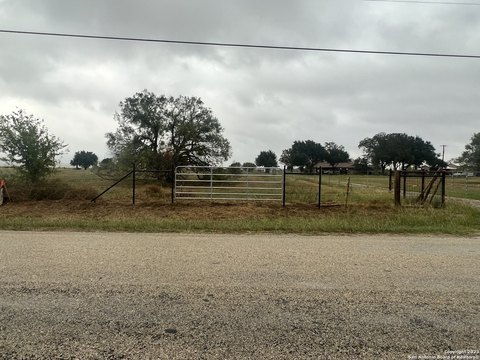 LAND - St Hedwig, TX