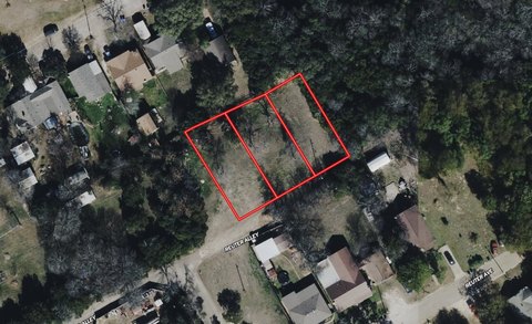 Adjacent Lake-Adjacent Land Lots