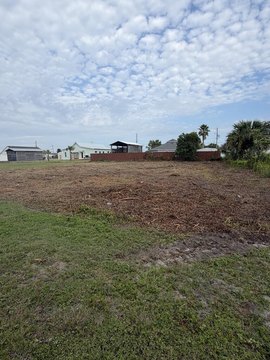 Beach Lot Ready for Building