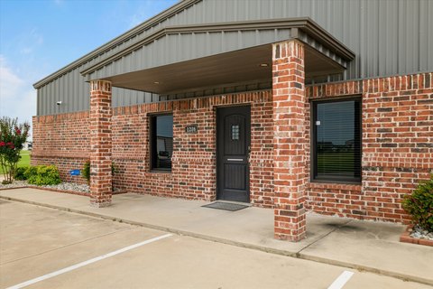 Fully HVAC Warehouse with Office