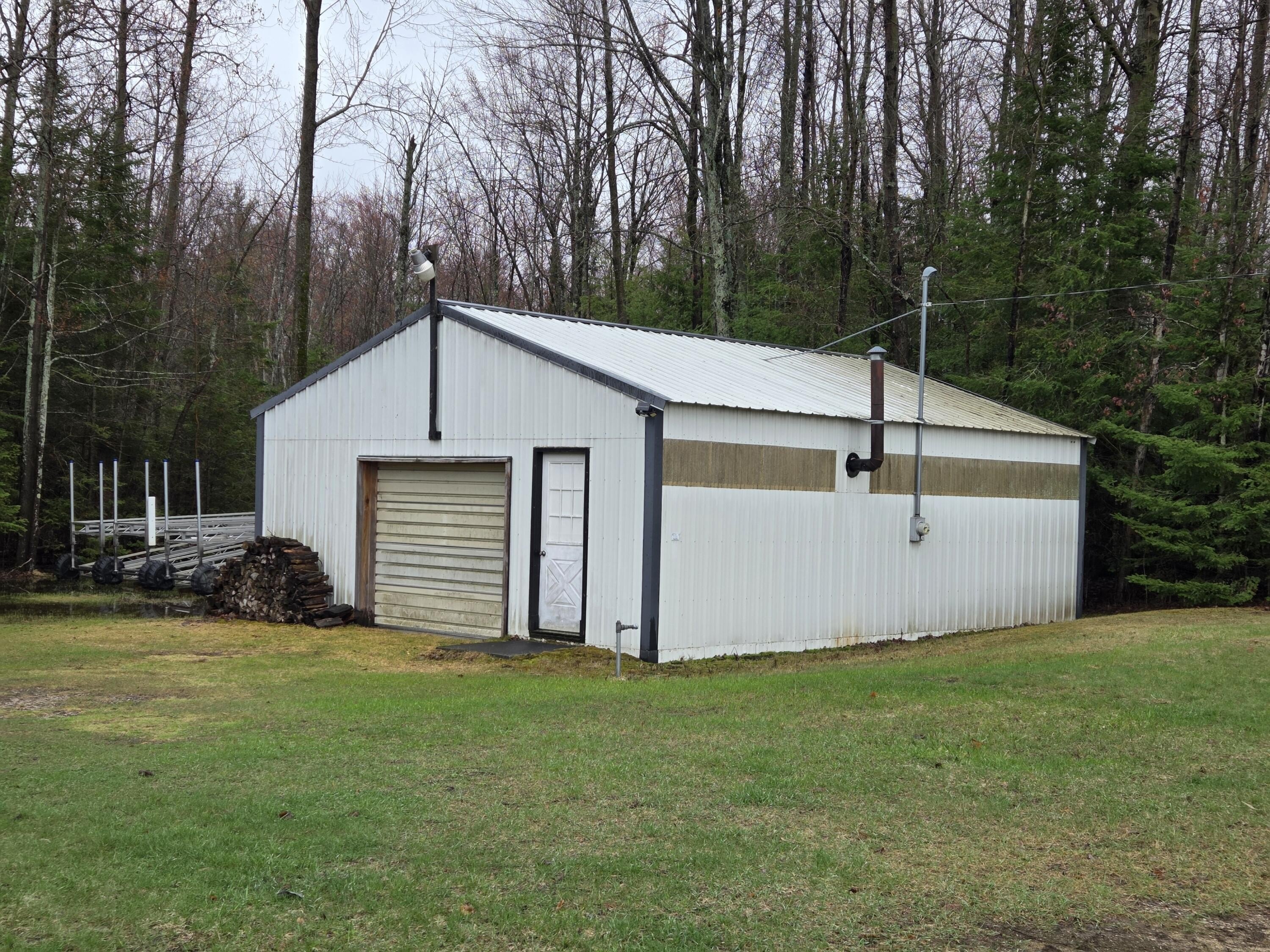 Houghton Lake Land with Barn
