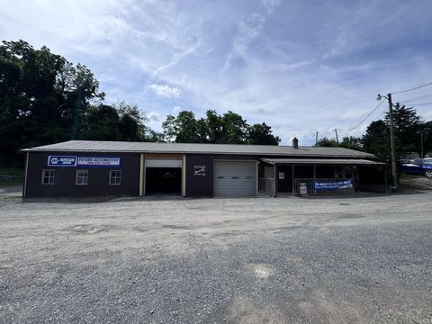 Versatile Commercial Building in Fairlea