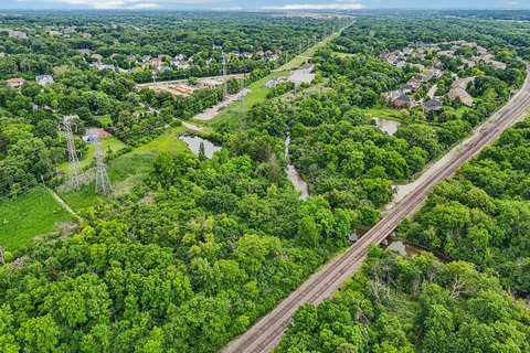 LAND - Willowbrook, IL