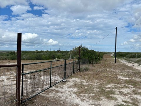 Land, Mathis, TX