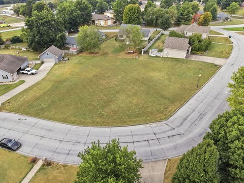 Land, Bolivar, MO
