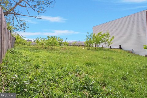 Picture of Residential land & home lots at Erie St SE 1507, Washington, DC