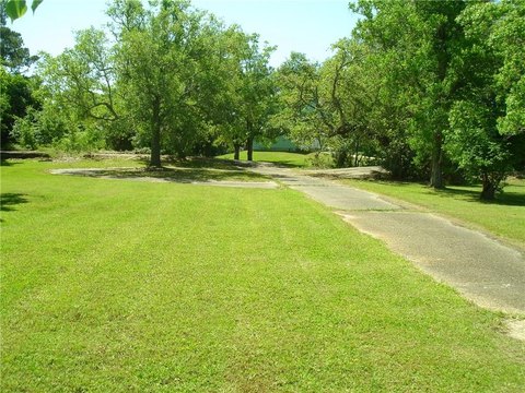 Vacant Land in Quiet Subdivision