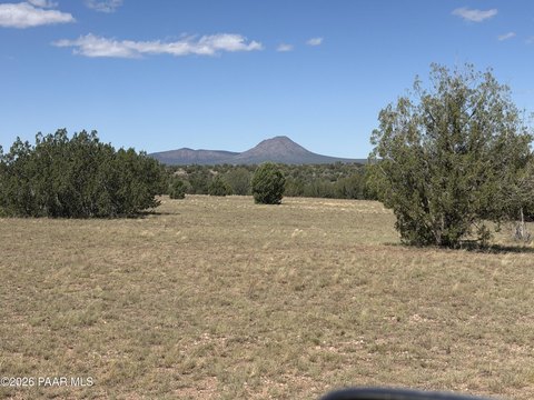 Land, Ash Fork, AZ