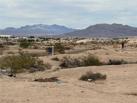 Vacant Land Near Hylo Park
