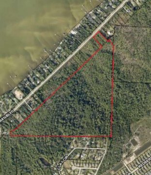 Large Acreage in Gulf Breeze