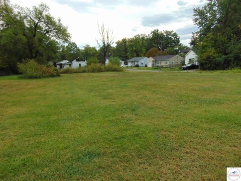 LAND, No Home, Clinton, MO