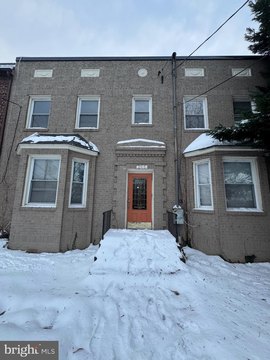 Vacant Four-Unit Multifamily Property
