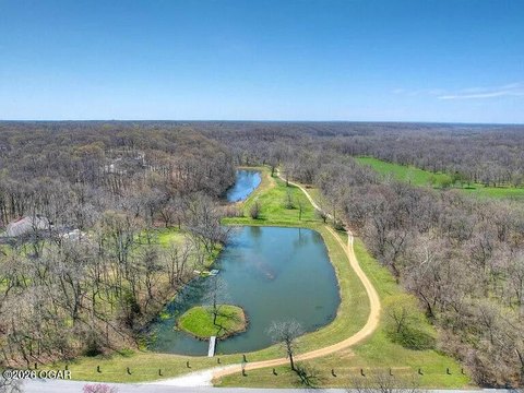 Land Near Joplin with Amenities