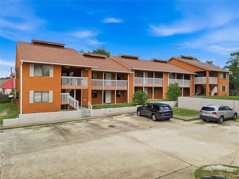 10-Unit Apartment Building