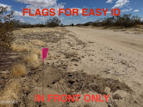 Expansive Vacant Lot Near Palmdale