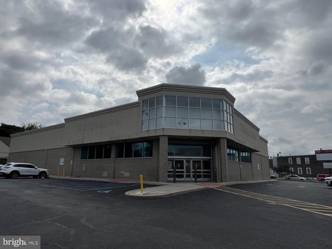 Retail Space Near Transportation Center