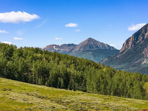 Horse-Ready Mountain Ranch Land