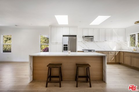 Renovated Duplex in Los Angeles