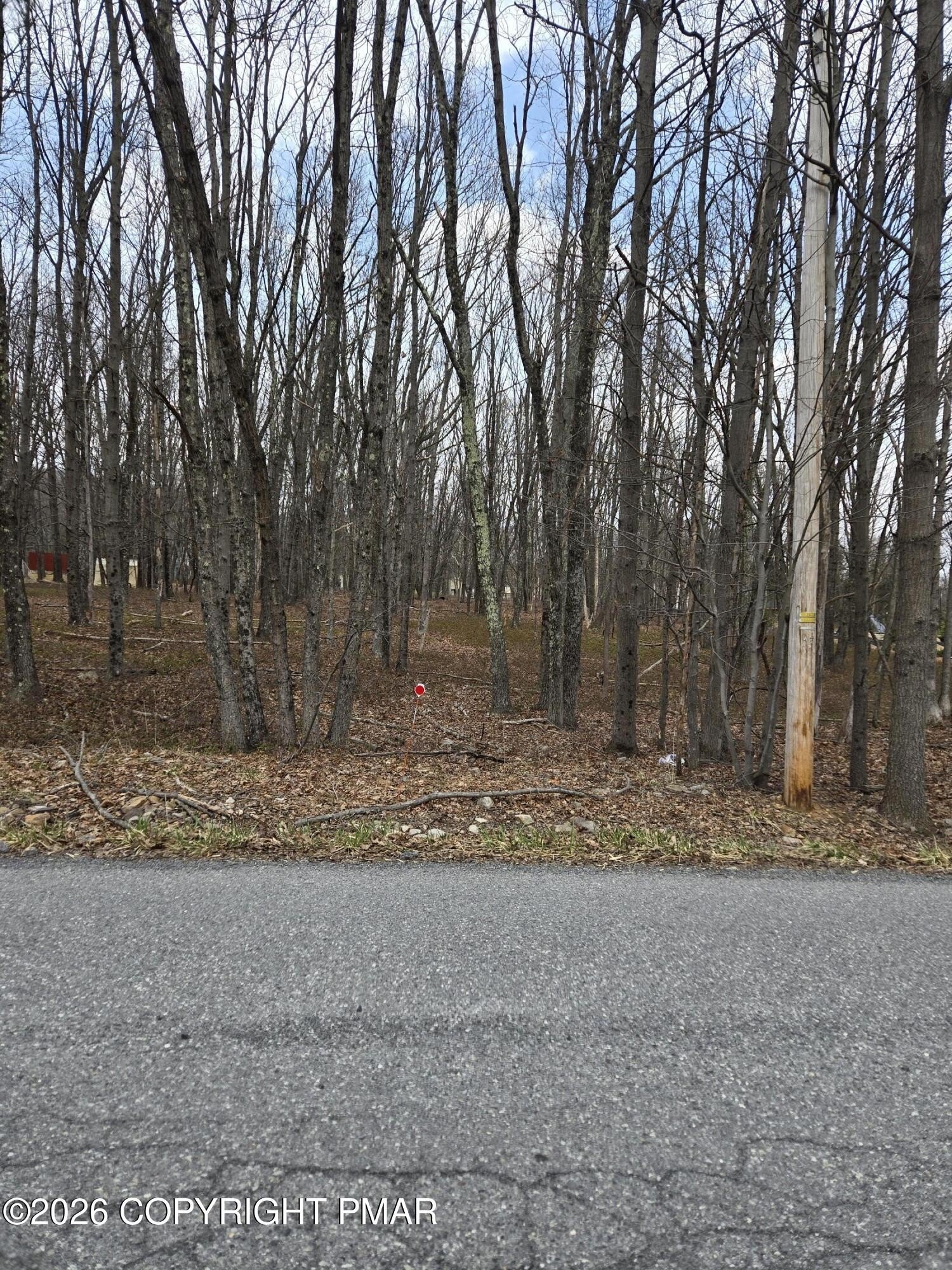 Land in Effort, PA