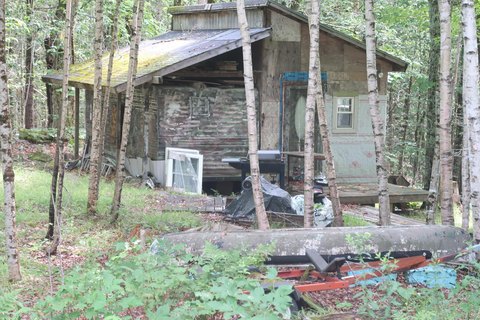 20-Acre Tranquil Off-Grid Retreat