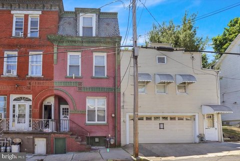 Pottsville Triplex with Investment Potential
