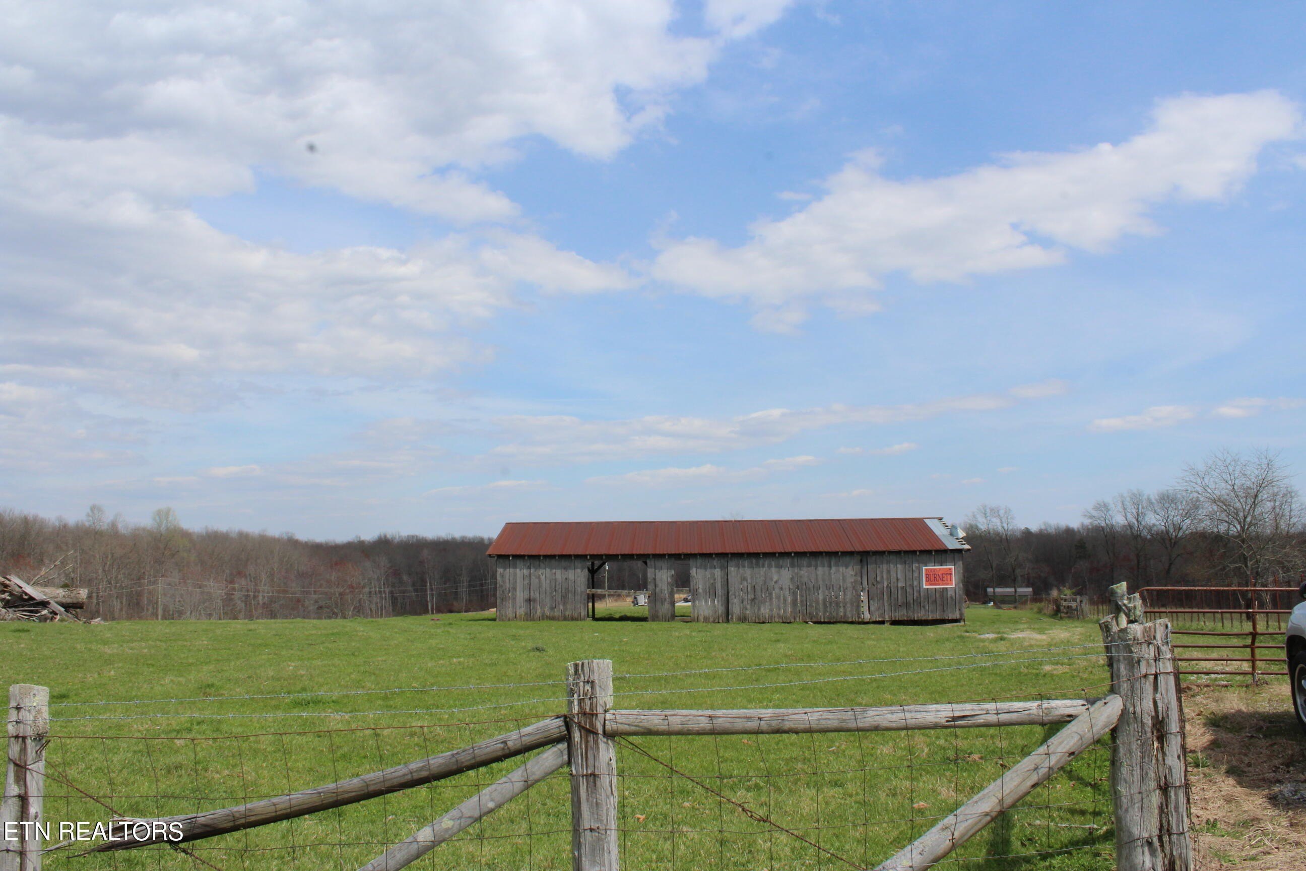 Land with Outbuildings in Jamestown