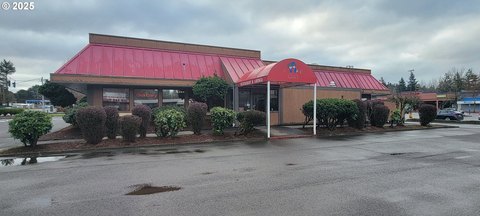 Freestanding Restaurant Building with Parking