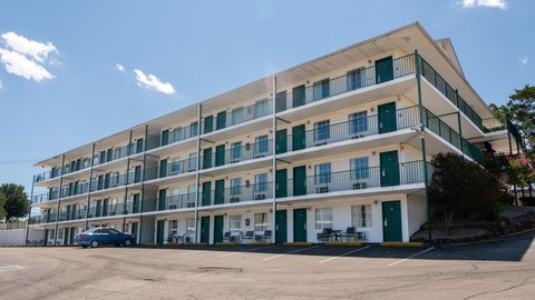 Hotel Property Near Table Rock Lake