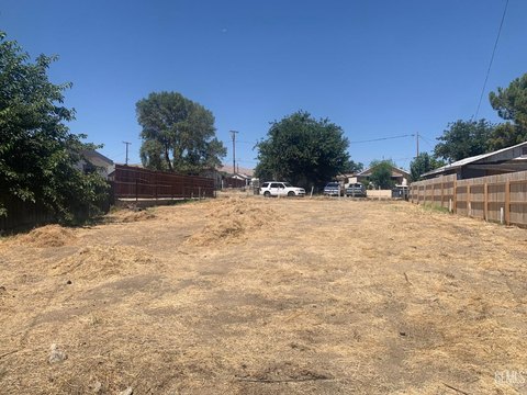 Residential Land in Taft, CA