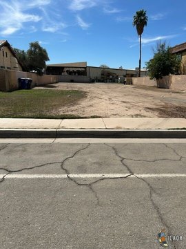 Residential Land in Brawley, CA
