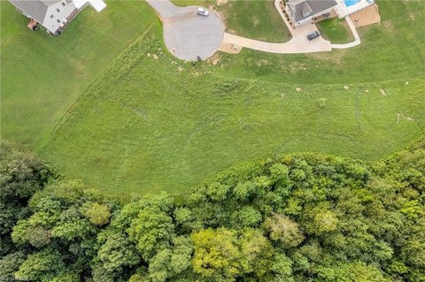 Residential Land in Regal Oaks