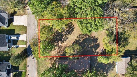 Residential Lot in Developed Neighborhood