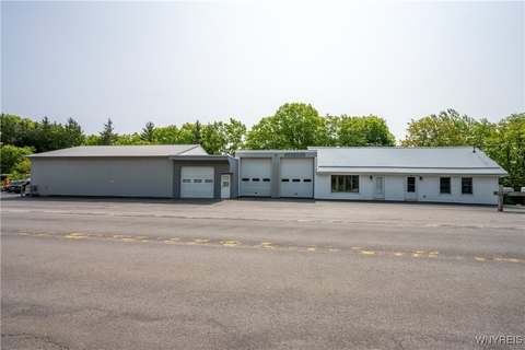 Versatile Commercial Property with Residential Unit