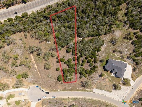 Oversized Lot in Vintage Oaks