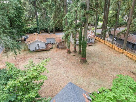 Sprawling Lot in Lake Oswego