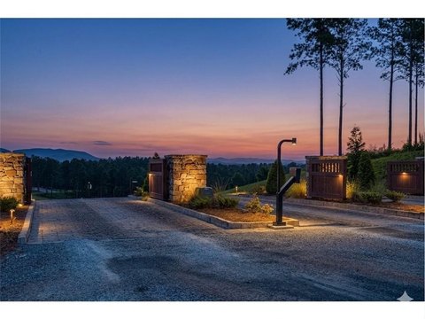 Lakefront Acre Lot in Ellijay