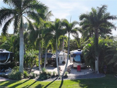 Lakefront RV Lot in Fort Myers