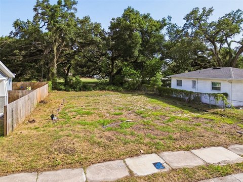 LAND - TAMPA, FL