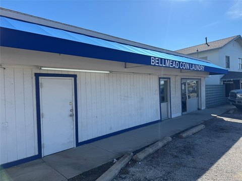 Retail Building with Parking