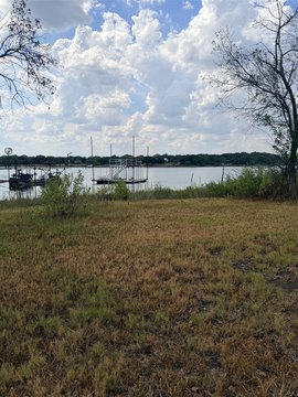 Land, Bowie, TX