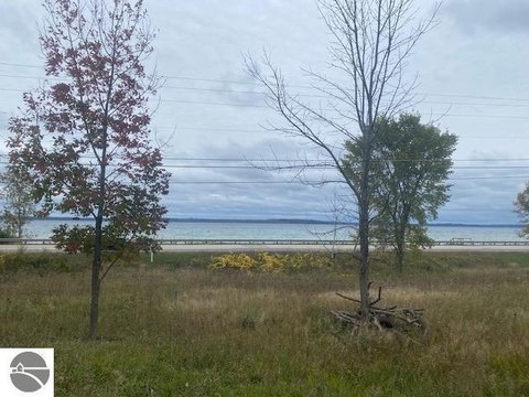 SUTTONS BAY, MI