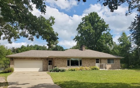 High-Traffic Commercial Site with Home