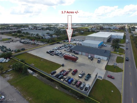 Flex Building with Fenced Yard