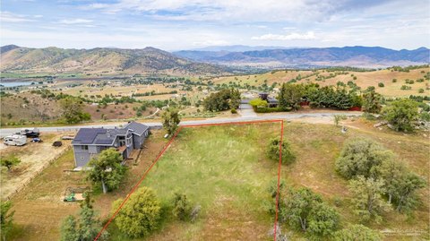Scenic View Lot in Tehachapi